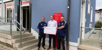 Sparkasse Niederbayern-Mitte spendet 300 Euro an den SV Irlbach